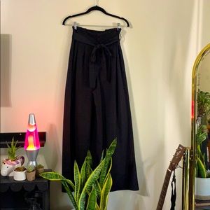 M Forever 21 Black High Waisted Paperbag Tie Pants